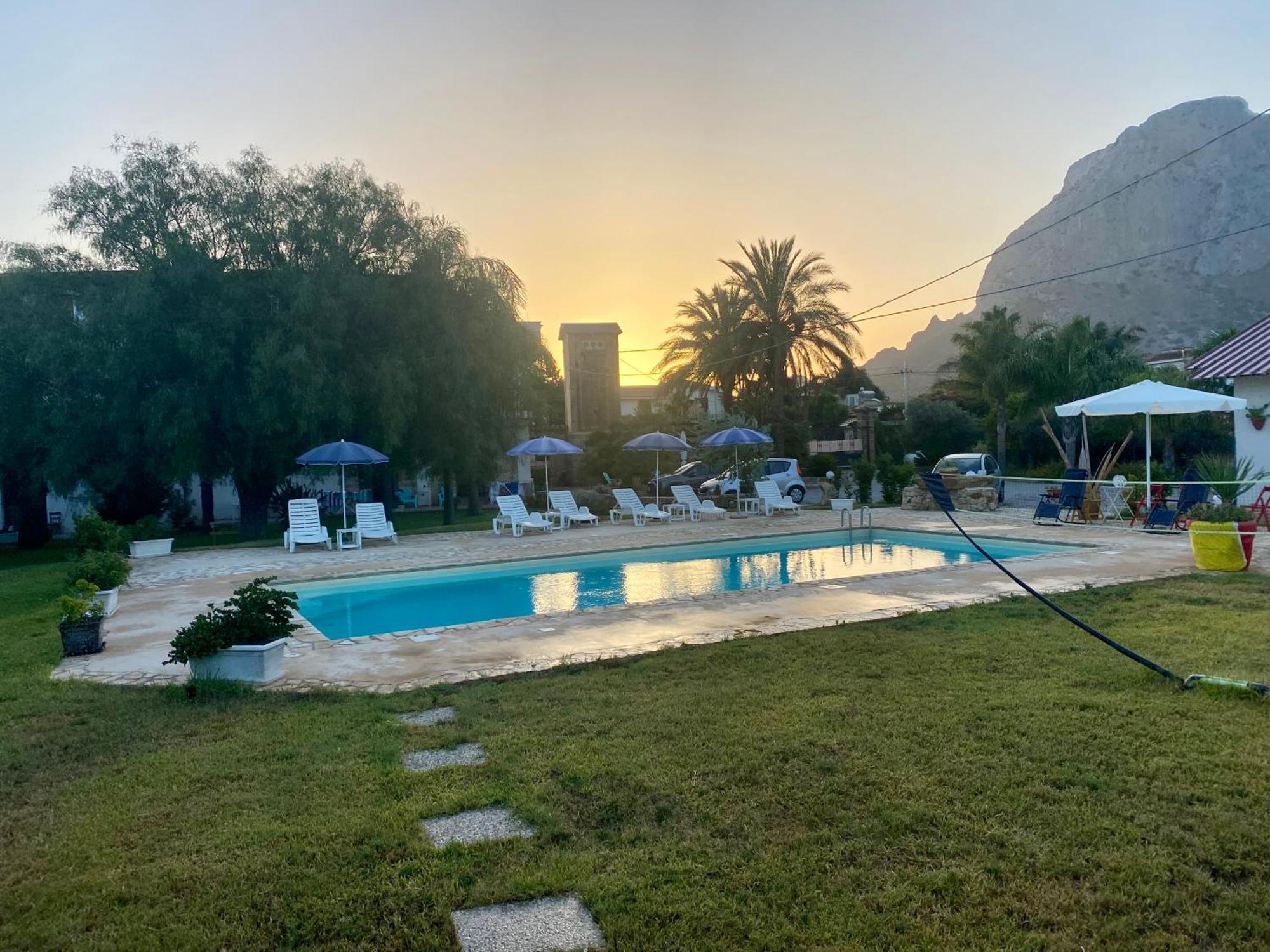 Villa Piruzzu Cv Torre Mulinazzo App P Чинизи Екстериор снимка